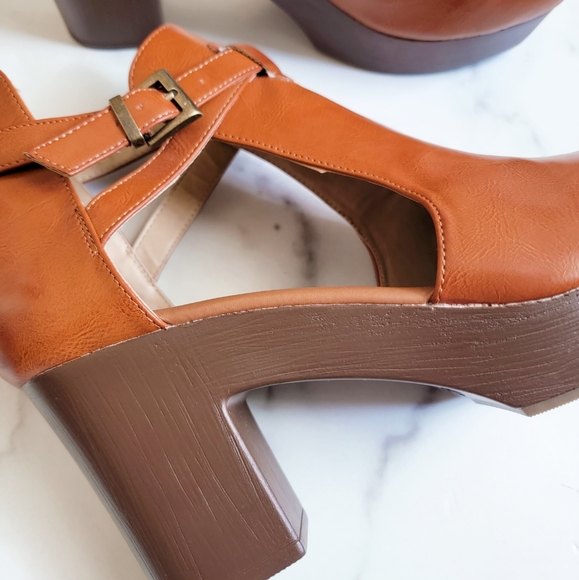 C Comfort est 1946 Size 10 Brown Platform Heels NWOT - Picture 2 of 3